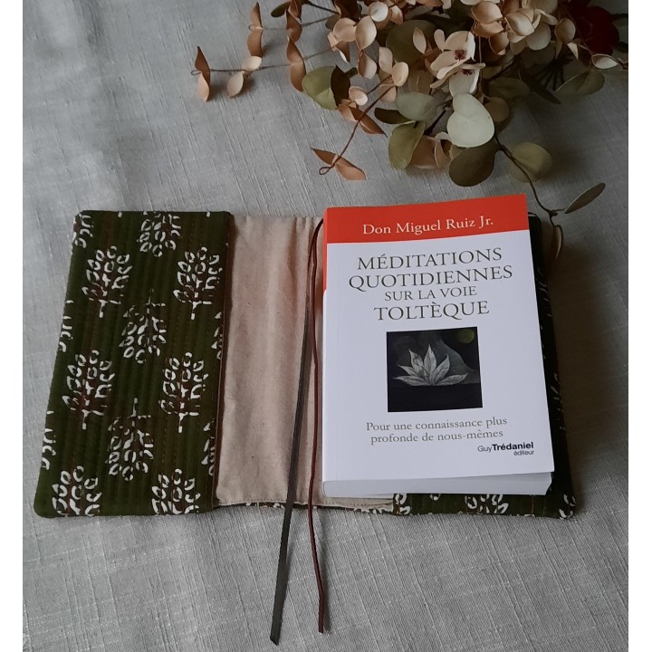 Protège-livre  matelassé (format poche)
